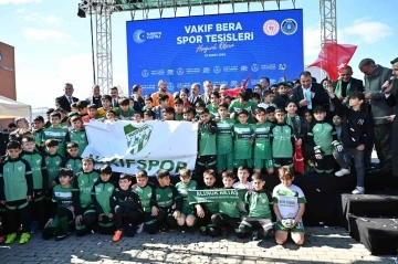 Bursa'da sporun yeni adresi ’Vakıf Bera’, Bakan Bak’ın katıldığı törenle açıldı