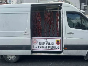 Bursa'da vatandaşların sağlığını hiçe sayan sucuklar imha edildi 