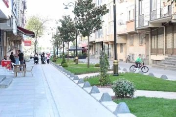 Sultangazi Belediye Başkanı Dursun, prestij caddesinde yerinde inceleme yaptı
