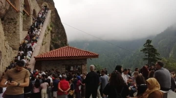 Sümela Manastırı’nı Kurban Bayramı tatilinde 20 bine yakın turist ziyaret etti