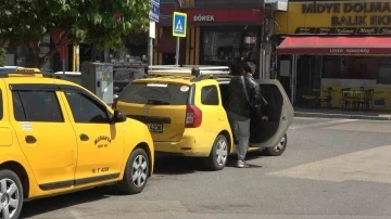 Bursa'da taksiciyi bıçaklayıp gasp ettikten sonra kaçmak için yine aynı duraktan taksi çağırmış