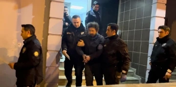 Bursa’da Tarihi eser kaçakçısı tarihi sokakta yakalandı