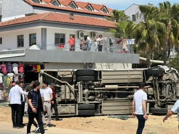 Tatil cenneti Antalya'da korkunç kaza: 29 yaralı