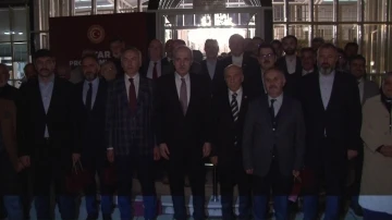 TBMM Başkanı Kurtulmuş, Kadıköy’de STK temsilcileriyle iftarda buluştu
