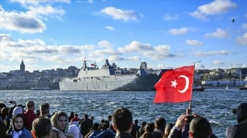 TCG Anadolu İstanbul'dan ayrıldı