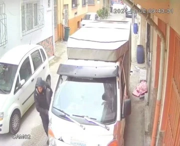 Bursa'da telefon hırsızı kameraya yakalandı