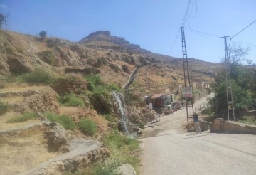 Terörden arınan Gap Şelale’si vatandaşların su ihtiyacını karşılıyor

