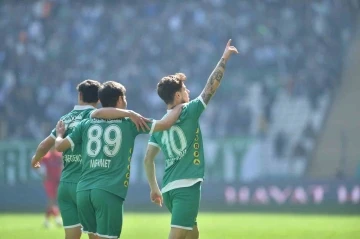 TFF 2. Lig: Bursaspor: 2 -  Serik Belediyespor: 2
