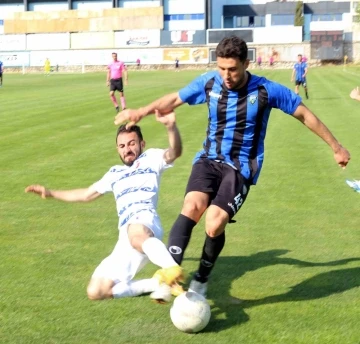 Karacabey Belediyespor Ankaraspor'u 4-1 yendi!