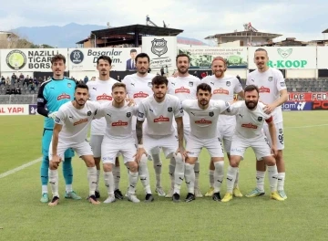 Nazilli Belediyespor Tarsus İdman Yurdu'nu 5-0 yendi