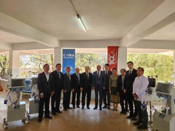TİKA’dan Laos’ta Mittaphab Hastanesi’ne tıbbi donanım desteği
