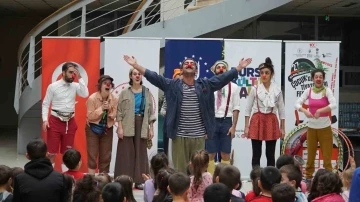 Bursa'da Tiyatro coşkusuna muhteşem final