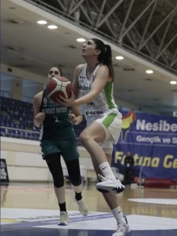 Nesibe Aydın: 74 - Melikgazi Kayseri Basketbol: 60