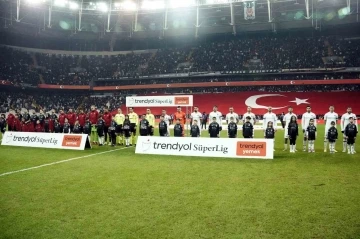 Trendyol Süper Lig: Beşiktaş: 0 - Fatih Karagümrük: 0 (Maç devam ediyor)
