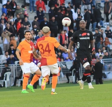 Fatih Karagümrük: 1 - Galatasaray: 1 (İlk yarı)