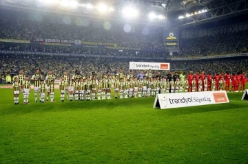 Trendyol Süper Lig: Fenerbahçe: 2 - Hatayspor: 0 (Maç devam ediyor)

