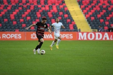 Trendyol Süper Lig: Gaziantep FK: 0 - Antalyaspor: 0 (İlk yarı)
