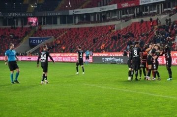 Trendyol Süper Lig: Gaziantep FK: 2 - Pendikspor: 2 (Maç sonucu)
