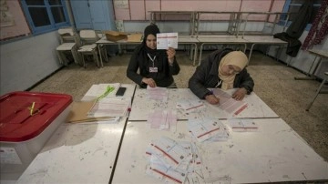 Tunus'ta erken genel seçimlerin ikinci turuna katılım yüzde 11,3 oranında gerçekleşti