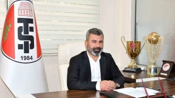 Turgutluspor Başkanı Akın: &quot;Başarımızın sırrı aile olmaktan geçiyor&quot;
