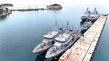 Türk Donanması’nın gururu olan savaş gemileri Kuşadası’nda
