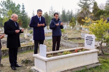 Kütahyalı yönetmen Ahmet Uluçay dualarla anıldı