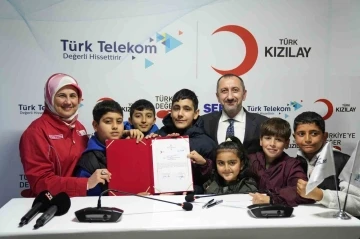 Türk Telekom ve Kızılay’dan deprem bölgesindeki öğrencilere eğitim ve teknoloji desteği
