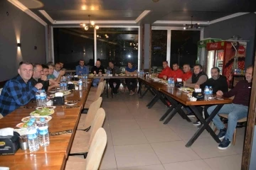 Türkeli’de Balkan şampiyonlarına yemekli kutlama
