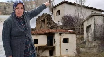 Türkiye'de cinlerin bastığı köyde tek başına yaşıyor 