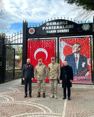 Türkiye’nin en uzun tarih şeridi komutanları ağırladı
