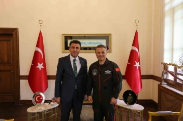 Türkiye’nin ilk Astronotu Gezeravcı’dan Vali Aygöl’e ziyaret
