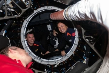 Türkiye’nin ilk astronotu Gezeravcı kenetlenme sonrası çekilen fotoğraf paylaştı