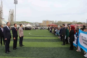 Tutak’ta 23 Nisan çocuk bayramı törenle kutlandı
