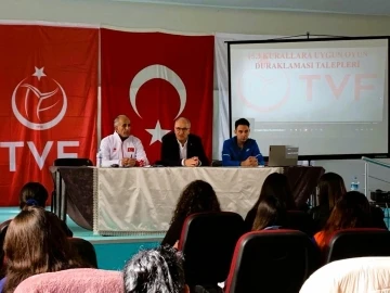 TVF Başkanı Üstündağ, Adana’da aday hakem kursunu ziyaret etti
