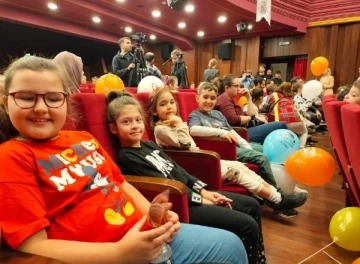 Uluslararası Çocuk ve Gençlik Tiyatroları Festivali başladı