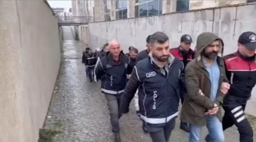 Umut tacirlerine darbe: 8 göçmen kaçakçısı tutuklandı
