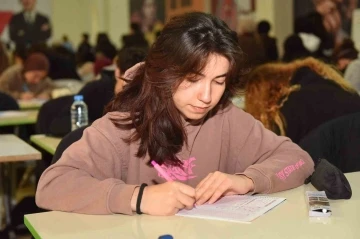 Bursa Yıldırım Belediyesi'nden üniversite adaylarına deneme sınavı