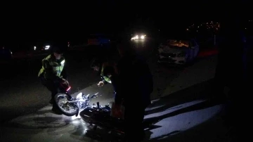 Uşak’ta otomobil motosikletle çarpıştı: 2 ölü

