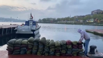Deniz polisi 1 buçuk ton kaçak midye ele geçirildi