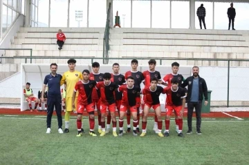 Van Büyükşehir Belediyespor U-16 Takımı Türkiye şampiyonasında son dörde kaldı
