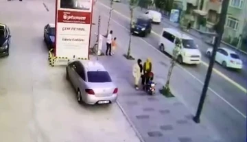 Van’da feci kaza: Kadınlar bebek arabasıyla havaya savruldu
