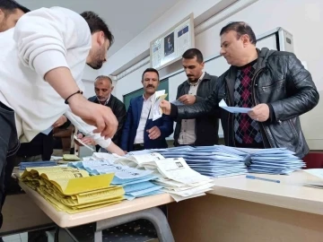 Van’da oy sayım işlemleri başladı
