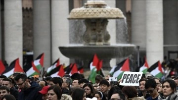 Vatikan ve İtalya'da Noel etkinlikleri, Filistin'e destek eylemlerine sahne oldu