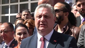 Yalova Belediye Başkanı seçilen Mehmet Gürel mazbatasını aldı
