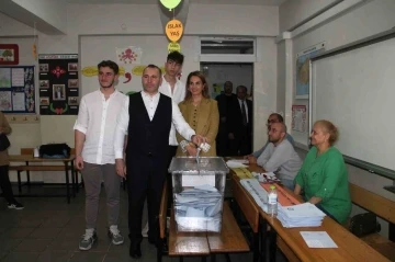 Yalova Belediye Başkanı Tutuk, oyunu kullandı

