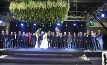 Bursa'da yargı ve siyaset camiasını bir araya getiren düğün