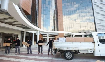 Yaşar Üniversitesi, depremzedeler için seferber oldu
