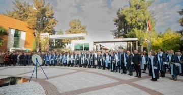 Yaşar Üniversitesinde Ulu Önder Atatürk törenle anıldı
