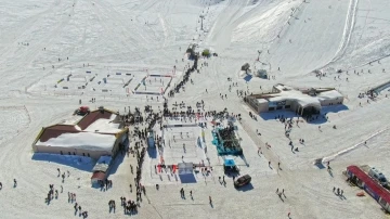 Yedikuyular Kayak Merkezi Kar Voleybolu Dünya Turu’na ev sahipliği yapacak
