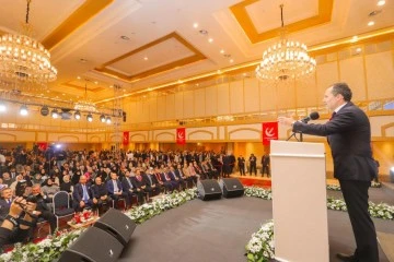 Yeniden Refah Partisi Genel Başkanı Erbakan, Bursa'dan iki ilçe belediye başkan adayını açıkladı 